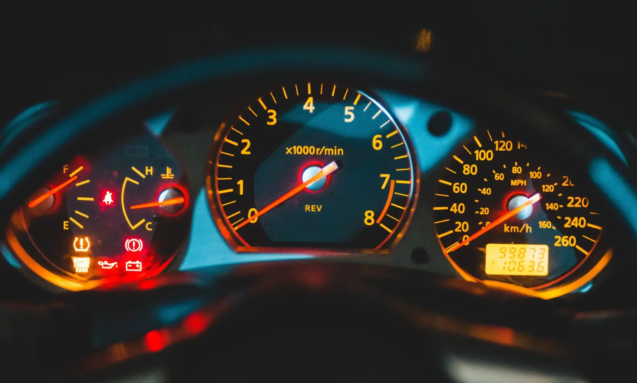 Sinais-de-que-seu-carro-precisa-de-uma-revisao-urgente